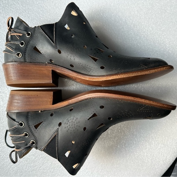 Anthropologie Musse & Cloud Black Ankle Boots Booties Laser cut Coolise size 10 - Picture 3 of 10